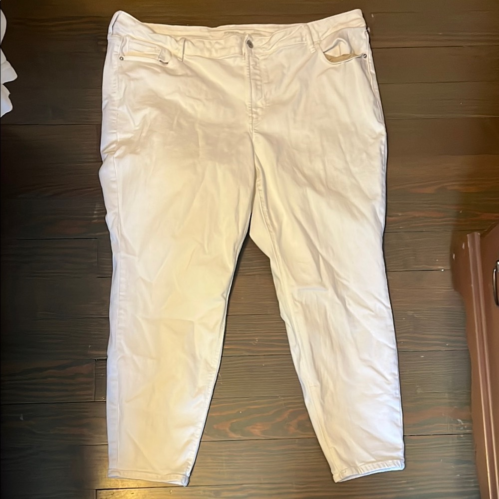 Old Navy White Ankle Cropped Jeans